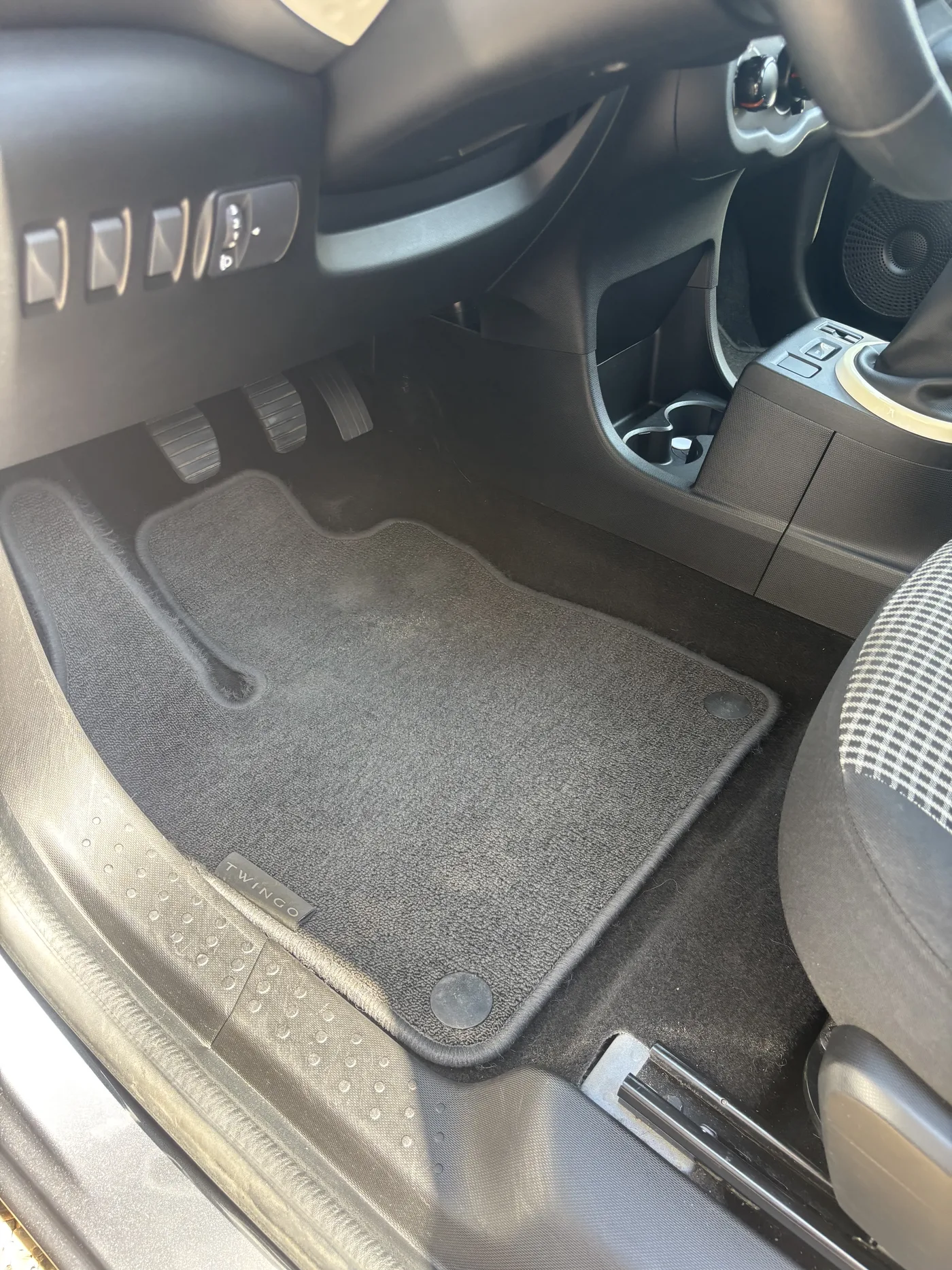 Après — tapis et moquette conducteur nettoyés